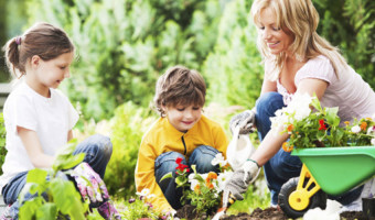 5 Fabulous Finds for Mother’s Day Tech Gifts